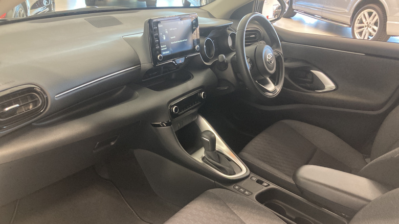 Toyota Yaris 1.5 Hybrid Design 5dr CVT Hybrid Hatchback